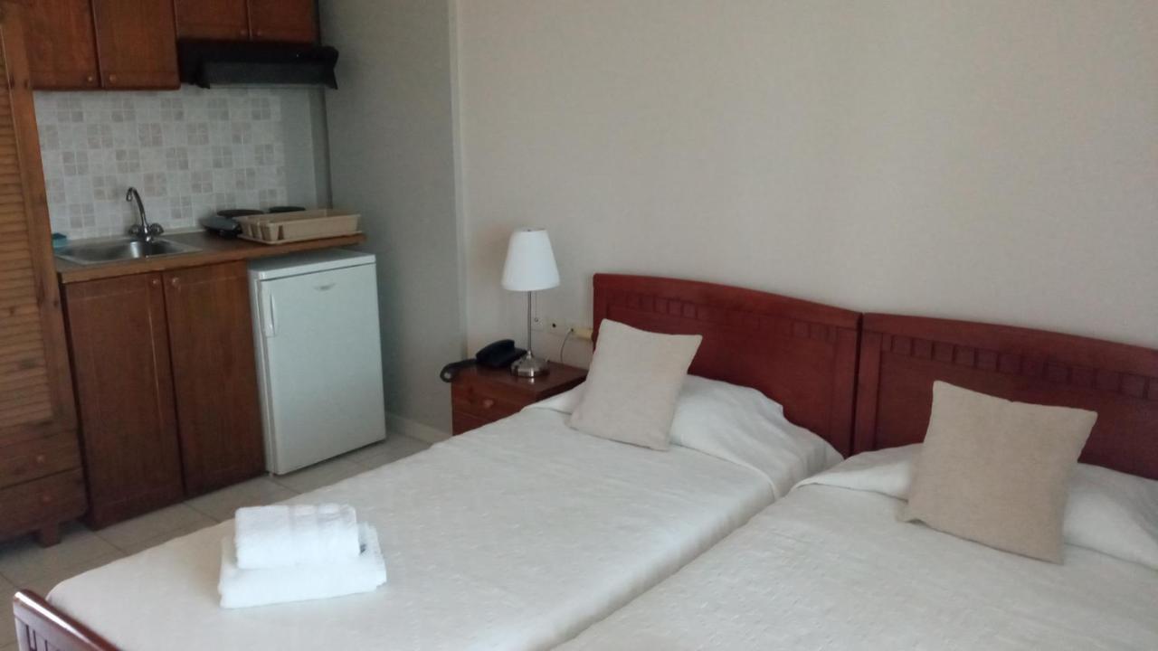 Hotel Pavlos - Studios Tolo Bagian luar foto