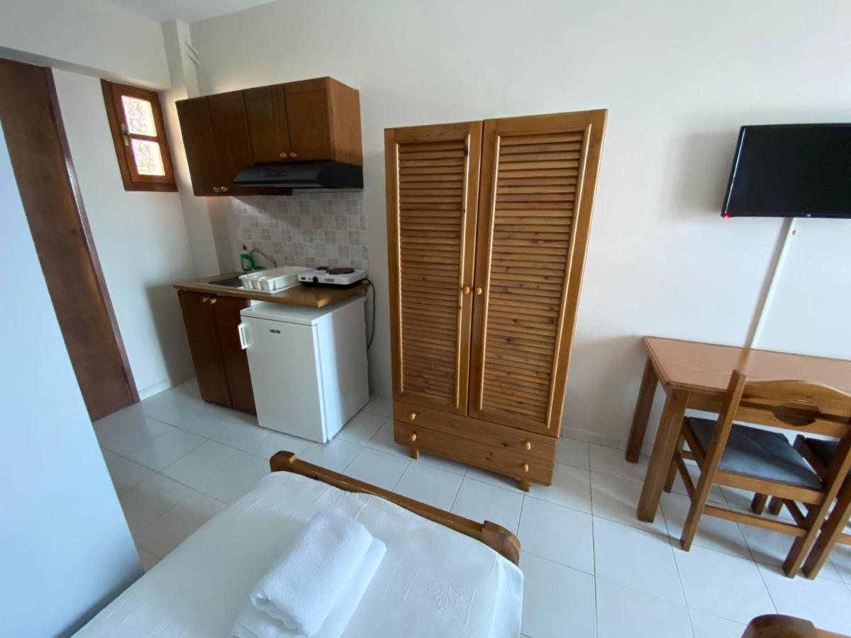 Hotel Pavlos - Studios Tolo Bagian luar foto
